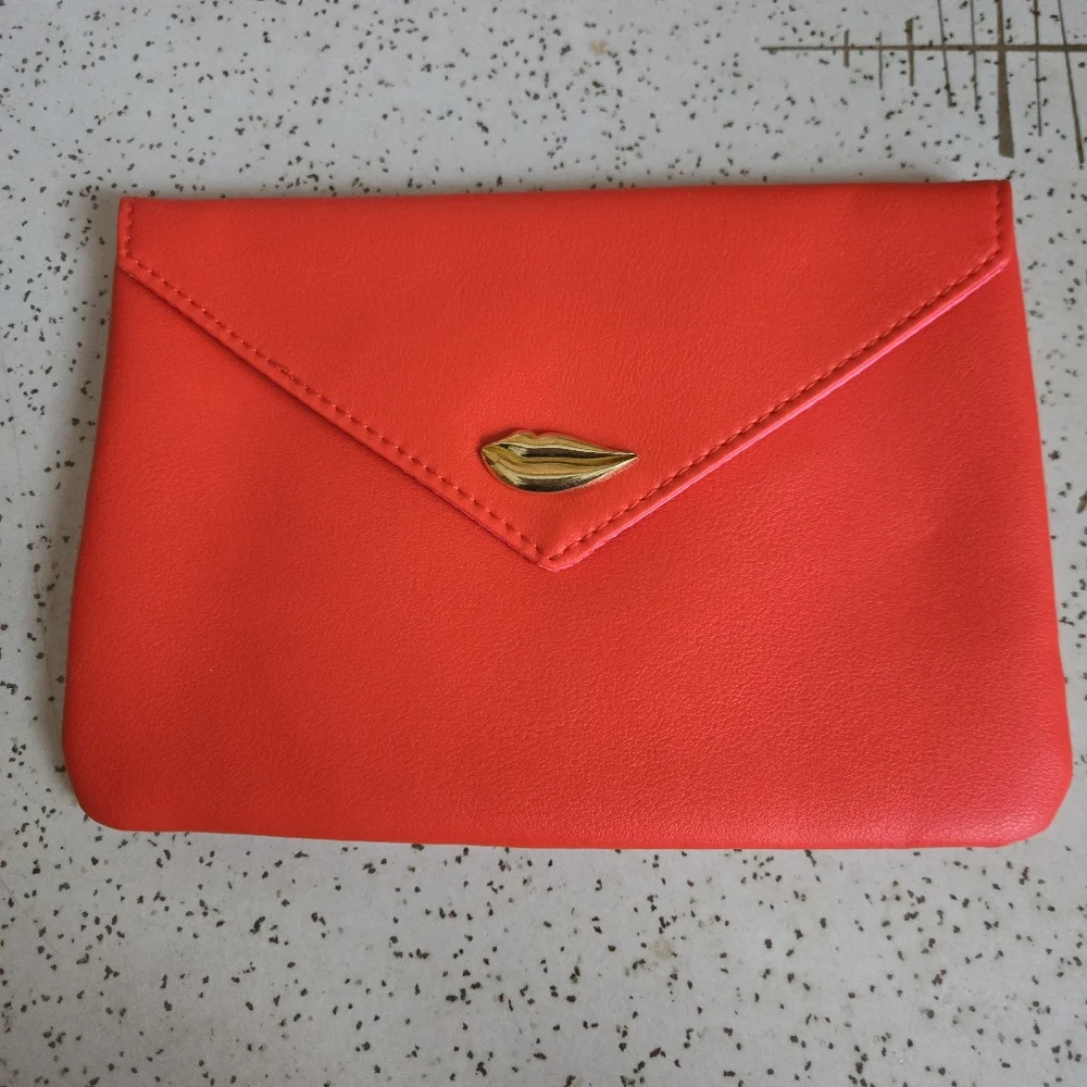 Ipsy Sealed With A Kiss Pouch